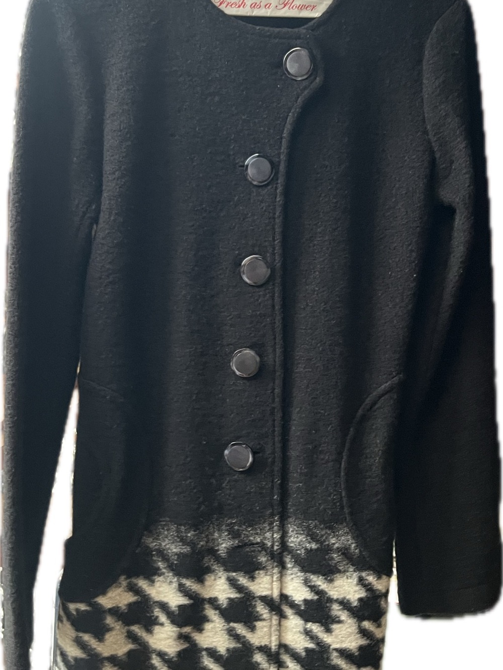 Pre Loved Mod Black Button-Front Women's Sweater with Houndstooth Hem XS